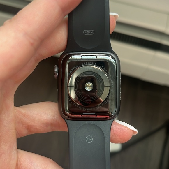 Apple Watch Series 4 - Picture 8 of 12